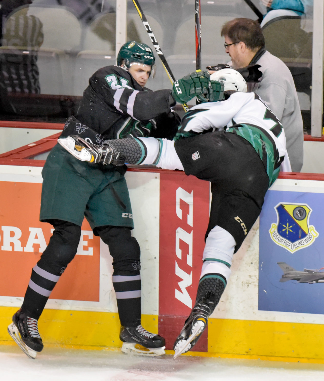 Hockey Cedar Rapids at Musketeers